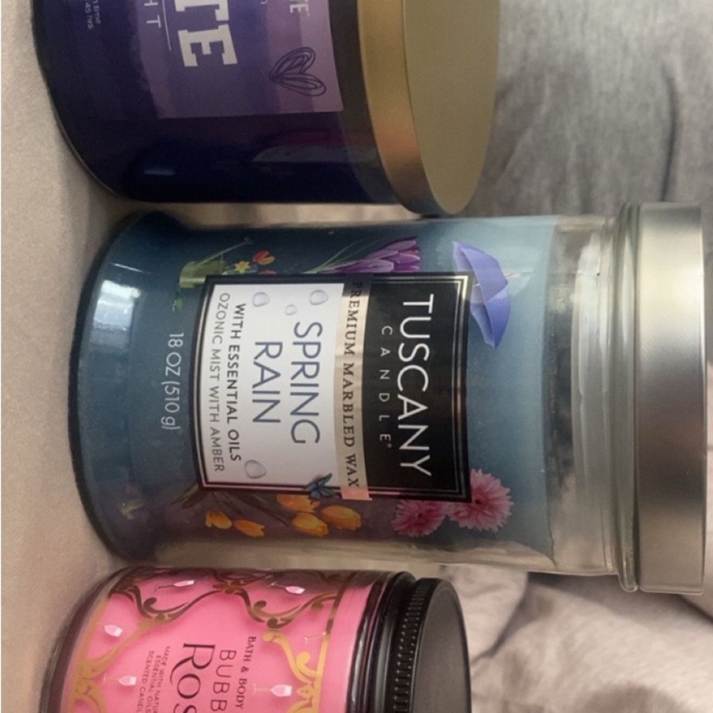 Tuscany Candle Spring Rain and Bubble Rose Set
